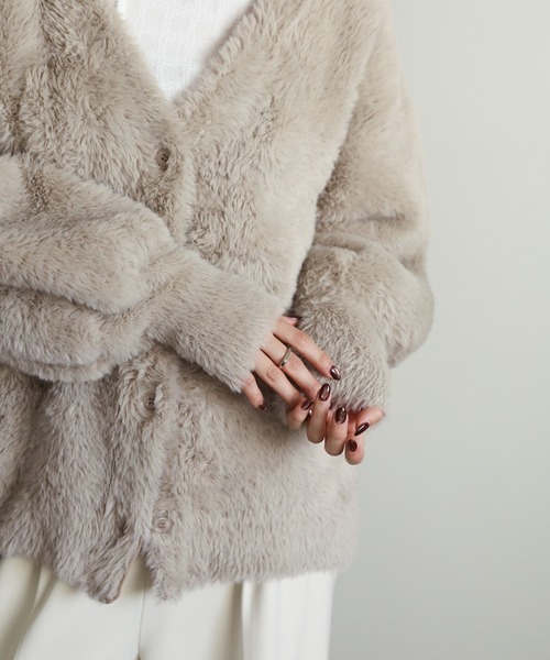 select MOCA Et(セレクトモカエト)の「【Et】Shaggy V-Neck Volume Cardigan(カーディガン/ボレロ・レディース・ベージュ/チャコール・FREE)」の7枚目の写真
