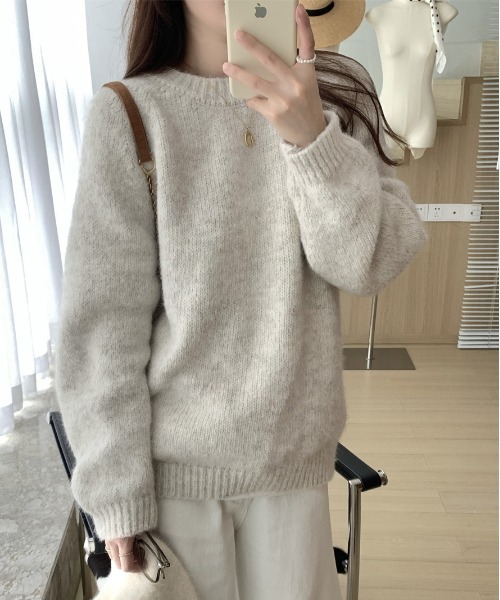 shyam inspiration(シャムインスピレーション)の「カラバリ豊富!もちもちシンプルニットトップス(ニット/セーター・レディース・ベージュ/ホワイト/レッド/グレー/ブラック・F)」の9枚目の写真