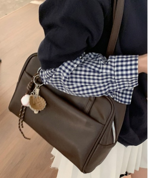 WEGO（ウィゴー）の「[大容量]WEGO/ワンハンドルフェイクレザーミディボストンバッグ（ボストンバッグ・レディース・ブラック/ワイン/ブラウン・FREE）」の17枚目の写真