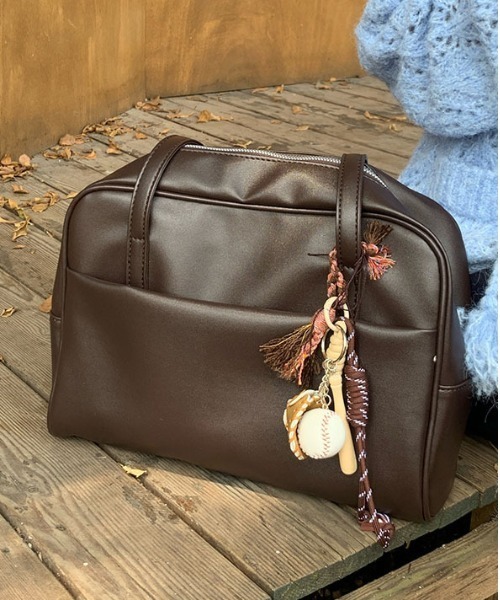 WEGO（ウィゴー）の「[大容量]WEGO/ワンハンドルフェイクレザーミディボストンバッグ（ボストンバッグ・レディース・ブラック/ワイン/ブラウン・FREE）」の5枚目の写真