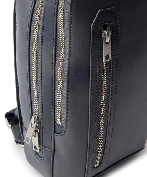 MEN'S BIGI(メンズビギ)の「【SEEKER/シーカー】別注 ワンショルダーバッグ(ショルダーバッグ・メンズ・グレー/キャメル/ブラック・FREE)」の17枚目の写真