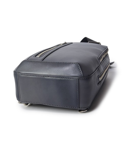 MEN'S BIGI(メンズビギ)の「【SEEKER/シーカー】別注 ワンショルダーバッグ(ショルダーバッグ・メンズ・グレー/キャメル/ブラック・FREE)」の20枚目の写真
