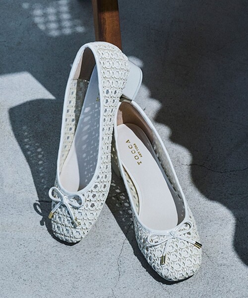TOCCA(トッカ)の「CROCHET WITH RIBBON PUMPS パンプス(パンプス・レディース・ブラック系/アイボリー系・35/39/38/37/36)」の8枚目の写真