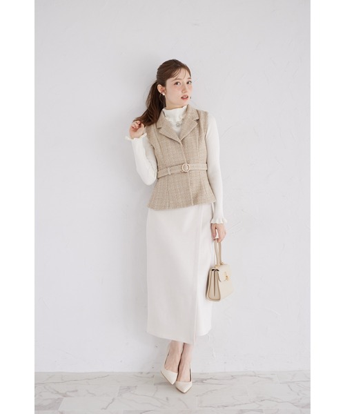 tocco closet(トッコ クローゼット)の「ビジュー付きハイウエストラップタイトスエードスカート(スカート・レディース・ブラウン/ピンク/アイボリー・M)」の4枚目の写真
