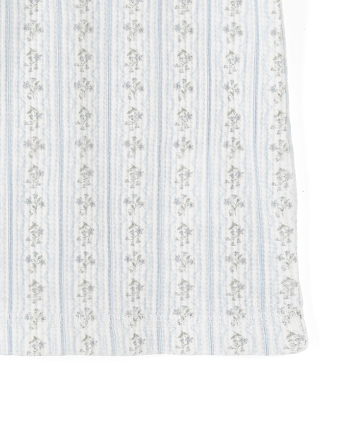 MILKFED.(ミルクフェド)の「STRIPED FLOWER WAFFLE CARDIGAN(カーディガン/ボレロ・レディース・アッシュ/オフホワイト・ONE SIZE)」の14枚目の写真