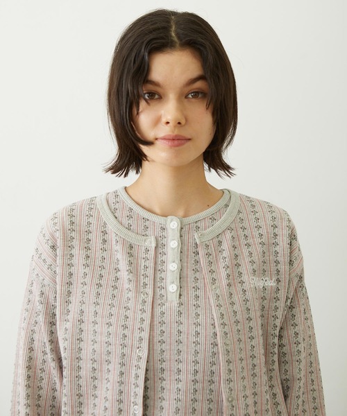 MILKFED.(ミルクフェド)の「STRIPED FLOWER WAFFLE CARDIGAN(カーディガン/ボレロ・レディース・アッシュ/オフホワイト・ONE SIZE)」の18枚目の写真
