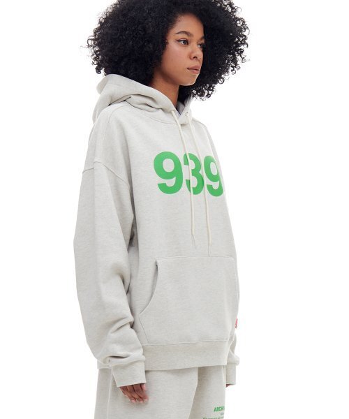 ARCHIVE BOLD（アーカイブボールド）の「939 LOGO HOOD(OATMEAL)（パーカー・レディース・その他・LARGE/MEDIUM/X-LARGE）」の2枚目の写真