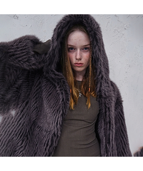 AVANDRESS(アバンドレス )の「Champagne Fur Jacket ASH BLACK(ムートンコート・レディース・チャコール・FREE)」の1枚目の写真