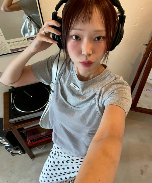 LETERIE(レテリー)の「BUSTIER LAYERED T-SHIRT_GREY(Tシャツ/カットソー・レディース・グレー・FREE)」の2枚目の写真