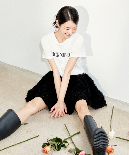 NICK&NICOLE(ニックアンドニコール)の「NICOLE ROSE LETTERING SLIM TOP_WHITE BLACK(Tシャツ/カットソー・レディース・その他・FREE)」の3枚目の写真