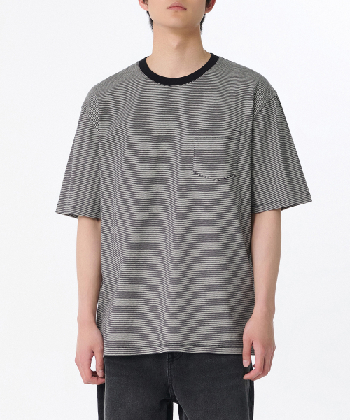 MUSINSA STANDARD（ムシンサスタンダード）の「マイクロストライプリラックスポケットTシャツ[ブラック/アイボリー]（Tシャツ/カットソー・メンズ・その他・MEDIUM/LARGE/X-LARGE/XX-LARGE/XXX-LARGE/SMALL）」の3枚目の写真