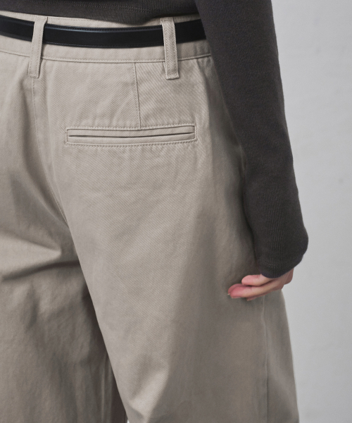 MUSINSA STANDARD WOMAN（ムシンサスタンダードウーマン）の「ウィメンズカーブドチノパンツ[クリーム]（その他パンツ・レディース・その他・30/24/25/26/27/28/29）」の8枚目の写真