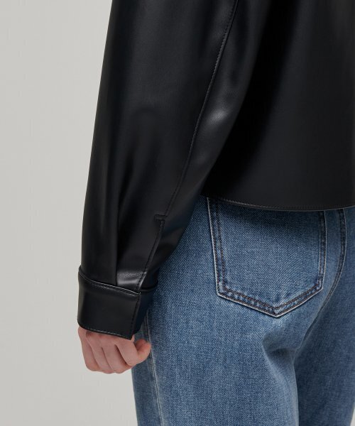 MUSINSA STANDARD WOMAN（ムシンサスタンダードウーマン）の「ウィメンズ シンセティックレザー オーバーサイズ シングルジャケット [ブラック]（ライダースジャケット・レディース・その他・SMALL/MEDIUM）」の9枚目の写真
