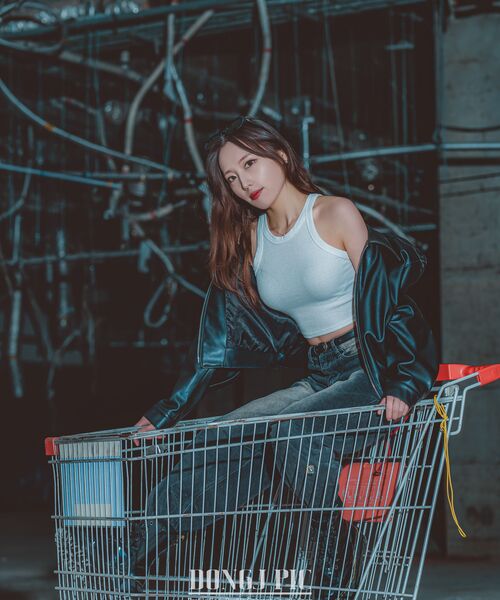 MUSINSA STANDARD WOMAN（ムシンサスタンダードウーマン）の「ウィメンズ シンセティックレザー オーバーサイズ シングルジャケット [ブラック]（ライダースジャケット・レディース・その他・SMALL/MEDIUM）」の12枚目の写真