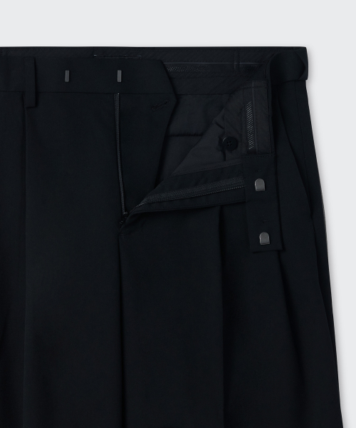 MUSINSA STANDARD（ムシンサスタンダード）の「スーパーワイドヒドゥンバンディングスラックス[ブラック]（スラックス・メンズ・その他・28/29/32/30/31/33/26/27/40/38/36/34/42）」の4枚目の写真