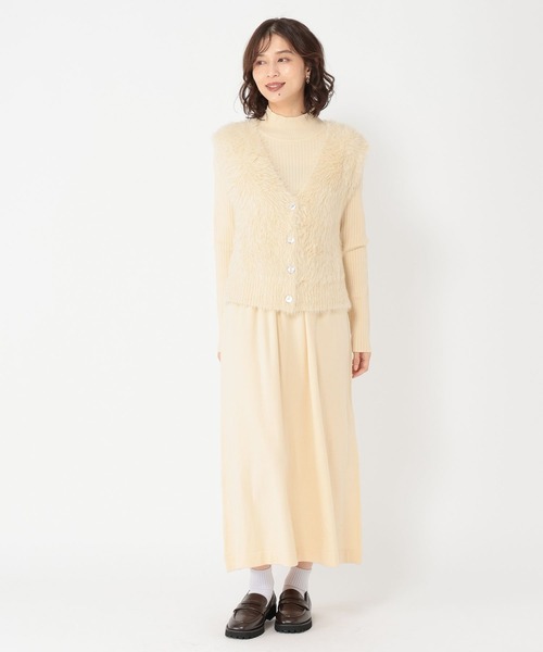 studio CLIP（スタディオクリップ）の「シャギーベスト×ニットワンピース（ワンピース・レディース・ブラウン/モカ/アイボリー・FREE）」の4枚目の写真
