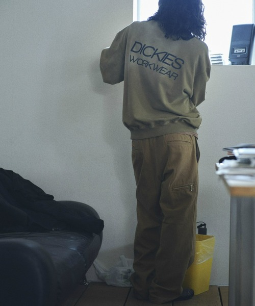 Dickies(ディッキーズ)の「【Dickies(R) x SEDAN ALL-PURPOSE(R)】Faded Washed Crewneck Sweatshirt/バックプリントスウェット(スウェット・メンズ・チャコールグレー/カーキ・SMALL/MEDIUM/LARGE/X-LARGE)」の7枚目の写真
