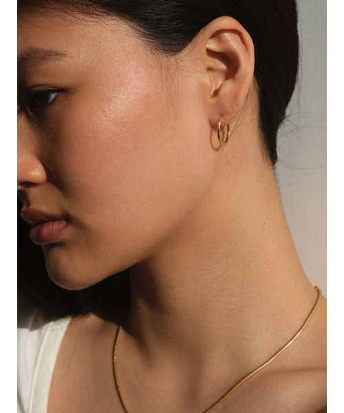 ANOTHERLAYER(アナザーレイヤー)の「Minimal Hoop Earring - Gold (silver925)(ピアス(両耳用)・レディース・その他・SMALL/MEDIUM)」の3枚目の写真