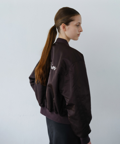 EN OR(エンオール)の「SHIRRING BOMBER JUMPER - WINE(ブルゾン・レディース・その他・FREE)」の2枚目の写真