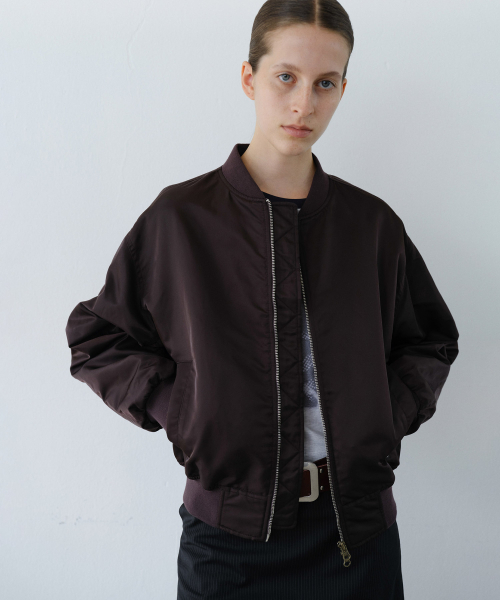 EN OR(エンオール)の「SHIRRING BOMBER JUMPER - WINE(ブルゾン・レディース・その他・FREE)」の3枚目の写真