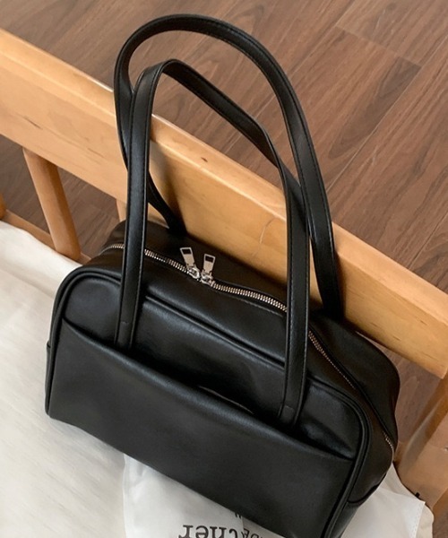 yuue' ( wear )(ユーイ)の「アウトポケットスクエアボストンバッグ/通勤通学/A4サイズ対応(ショルダーバッグ・レディース・ブラック/ダークブラウン・FREE)」の8枚目の写真