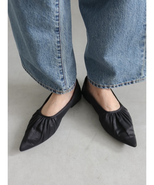 Ungrid（アングリッド）の「ポインテッドトゥフラットシューズ（パンプス・レディース・アイボリー/ブラック・S/L/M）」の3枚目の写真