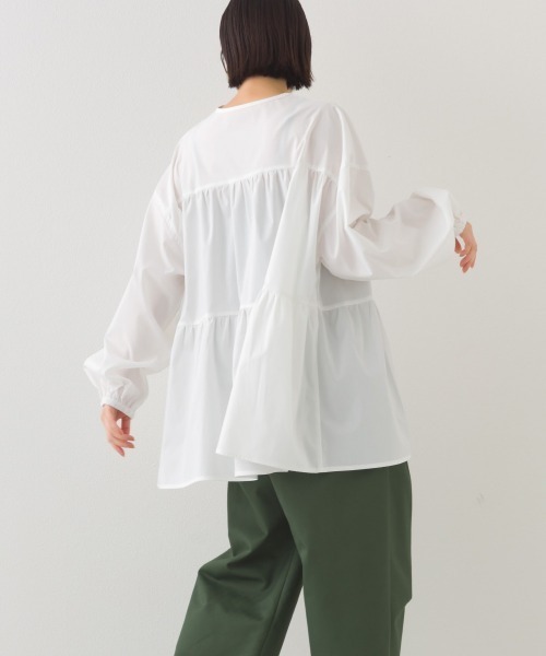OMNES（オムネス）の「ポプリンティアードチュニック長袖ブラウス（シャツ/ブラウス・レディース・ベージュ/グリーン系その他/ブルー系その他/ホワイト/ライトグリーン/ブラック・FREE）」の9枚目の写真