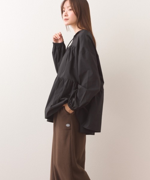 OMNES（オムネス）の「ポプリンティアードチュニック長袖ブラウス（シャツ/ブラウス・レディース・ベージュ/グリーン系その他/ブルー系その他/ホワイト/ライトグリーン/ブラック・FREE）」の13枚目の写真