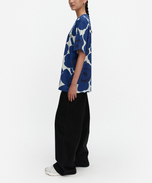marimekko(マリメッコ)の「【kioski】Vihne Unikko / t-shirt(Tシャツ/カットソー・レディース・ブルー・X-LARGE/LARGE/MEDIUM/SMALL/X-SMALL)」の2枚目の写真