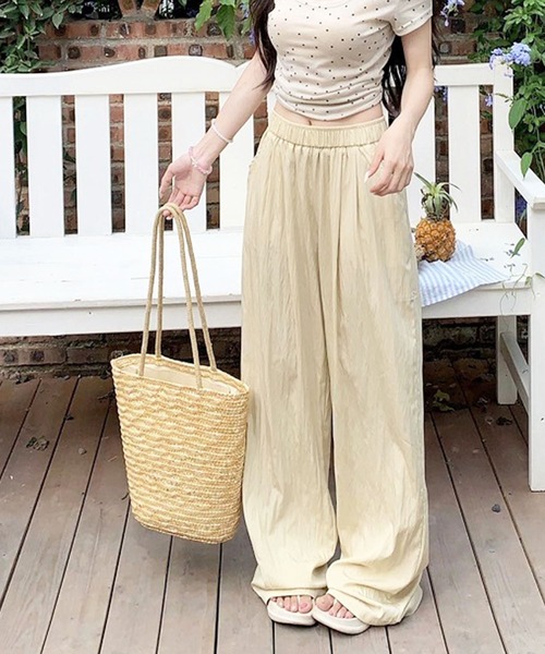 GLAMOROUS JANE(グラマラスジェーン)の「シワ加工ウエストゴムワイドパンツ(その他パンツ・レディース・ブルー/アイボリー/ブラック/ピンク・L/M)」の2枚目の写真