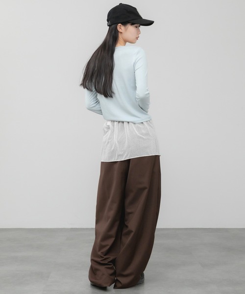 HEILIS（ヘイリス）の「ヘンリーネックベーシック長袖トップス / トップス 長袖 春服 秋服 冬服 韓国 ノームコア ヘンリーネック 長袖 カジュアル シンプル 無地 コンパクト ヘンリーネック オフィスカジュアル 白 ブルー ブラウン グレー ホワイト ブラック カットソー ノームコア（Tシャツ/カットソー・レディース・ブラウン/ブラック/オフホワイト/ブルー・FREE）」の11枚目の写真