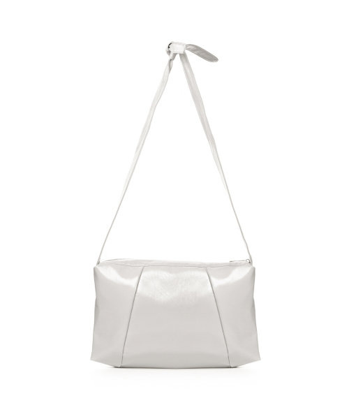 NICK&NICOLE(ニックアンドニコール)の「NICOLE GLOSSY SQUARE SHOULDER BAG_LIGHT GRAY(ショルダーバッグ・レディース・その他・FREE)」の3枚目の写真