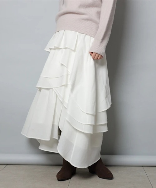 CADUNE(カデュネ)の「ペタルスカート(スカート・レディース・ブラック/ホワイト・34/36/38)」の2枚目の写真