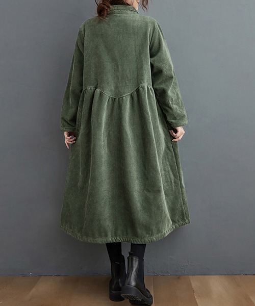 Doux Belle(ドゥーベル)の「裏起毛コーデュロイシャツワンピース(シャツワンピース・レディース・ブラウン/グリーン/ブラック/ダークブラウン・X-LARGE/MEDIUM/LARGE)」の8枚目の写真