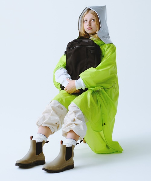 KiU（キウ）の「超軽量 ライトウェイトコンパクトポンチョ（レインコート/ポンチョ・メンズ・ブラック/ベージュ/イエロー・FREE）」の3枚目の写真