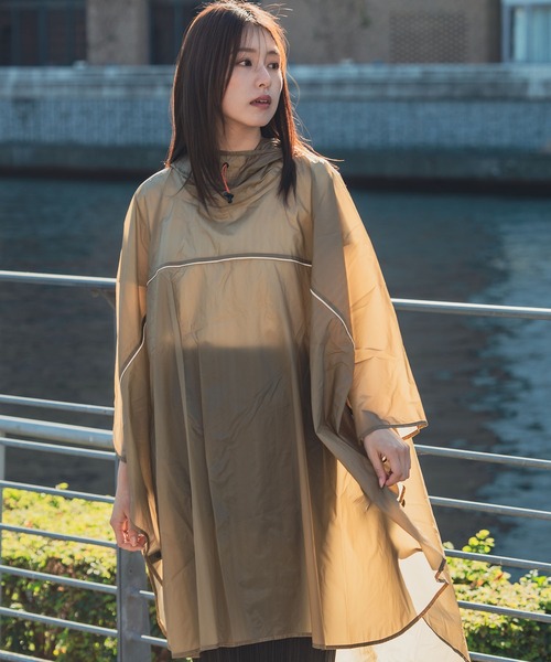 KiU（キウ）の「超軽量 ライトウェイトコンパクトポンチョ（レインコート/ポンチョ・メンズ・ブラック/ベージュ/イエロー・FREE）」の7枚目の写真