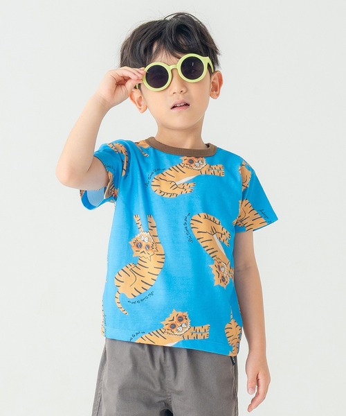 DILASH（ディラッシュ）の「【綿100％】サングラスタイガー！手書き風ゆるトラ総柄Tシャツ（Tシャツ/カットソー・キッズ・オレンジ/ターコイズブルー・140/130/120/110/100/90/80）」の2枚目の写真