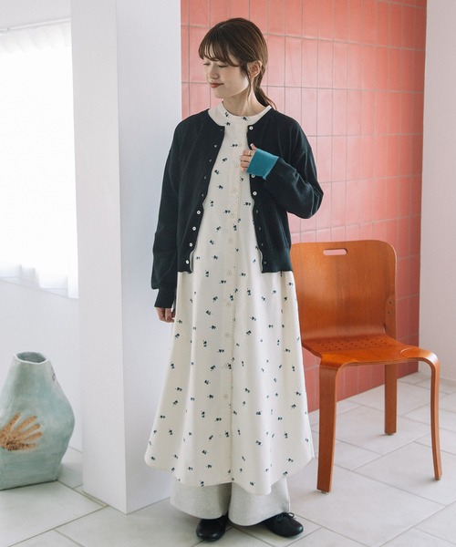 POU DOU DOU(プードゥドゥ)の「ひねり前立てクルーネックカーディガン(カーディガン/ボレロ・レディース・グレー/ブルー/ブラック/イエロー/ピンク・3)」の20枚目の写真