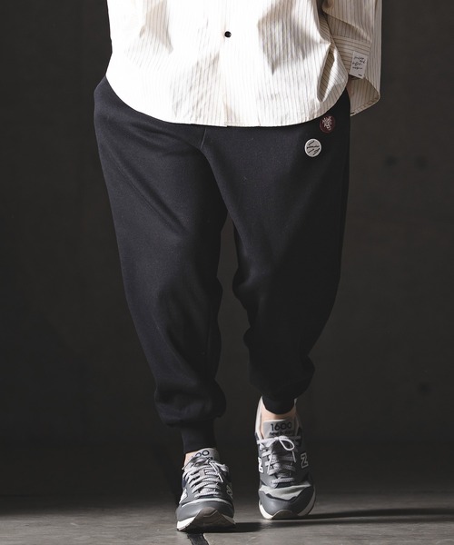 GLIMCLAP(グリムクラップ)の「mp14555-Pique Fabric Relaxed Fit Joggers ジョガーパンツ(201-022-gls-cg)(スウェットパンツ・メンズ・オフホワイト/ブラック/チャコール・L/M/S)」の5枚目の写真