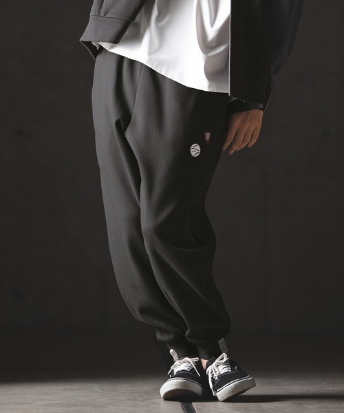 GLIMCLAP(グリムクラップ)の「mp14555-Pique Fabric Relaxed Fit Joggers ジョガーパンツ(201-022-gls-cg)(スウェットパンツ・メンズ・オフホワイト/ブラック/チャコール・L/M/S)」の10枚目の写真