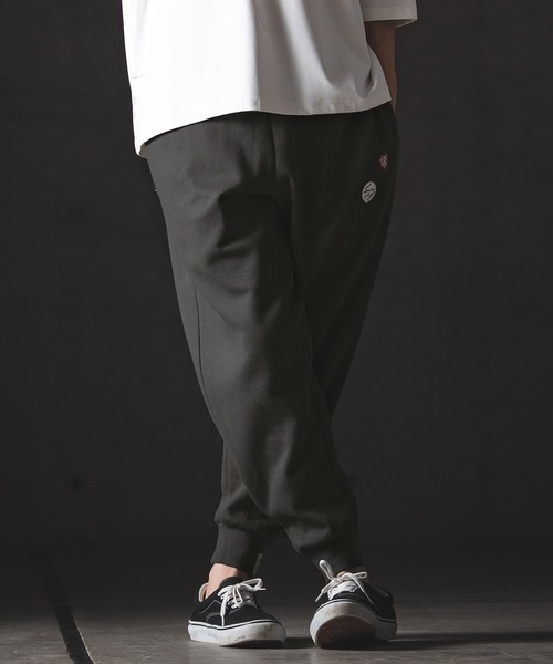 GLIMCLAP(グリムクラップ)の「mp14555-Pique Fabric Relaxed Fit Joggers ジョガーパンツ(201-022-gls-cg)(スウェットパンツ・メンズ・オフホワイト/ブラック/チャコール・L/M/S)」の12枚目の写真