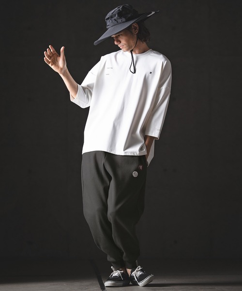 GLIMCLAP(グリムクラップ)の「mp14555-Pique Fabric Relaxed Fit Joggers ジョガーパンツ(201-022-gls-cg)(スウェットパンツ・メンズ・オフホワイト/ブラック/チャコール・L/M/S)」の15枚目の写真