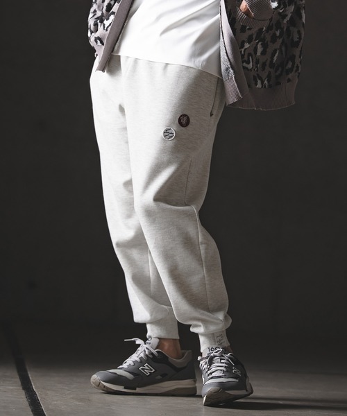 GLIMCLAP(グリムクラップ)の「mp14555-Pique Fabric Relaxed Fit Joggers ジョガーパンツ(201-022-gls-cg)(スウェットパンツ・メンズ・オフホワイト/ブラック/チャコール・L/M/S)」の18枚目の写真