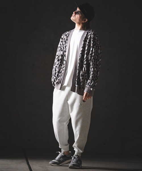 GLIMCLAP(グリムクラップ)の「mp14555-Pique Fabric Relaxed Fit Joggers ジョガーパンツ(201-022-gls-cg)(スウェットパンツ・メンズ・オフホワイト/ブラック/チャコール・L/M/S)」の19枚目の写真