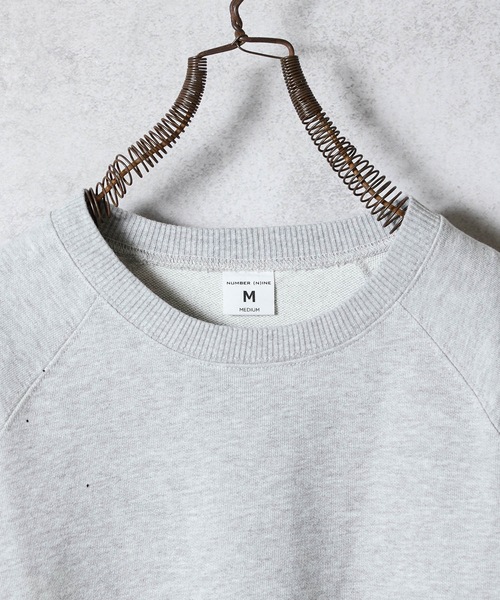 NUMBER (N)INE(ナンバーナイン)の「HAND PAINTED FIRM COTTON LIGHT SHORT PILE RAGLAN SHORT SLEEVE SWEATSHIRT / ハンドペイント ファーム コットン ライト ミニ裏毛 ラグラン ショートスリーブ スウェット(スウェット・メンズ・グレー系その他2/グレー系その他3/ブラック/ブラック系その他2/グレー/ブラック系その他3/ブラック系その他4・M/L/XL)」の18枚目の写真