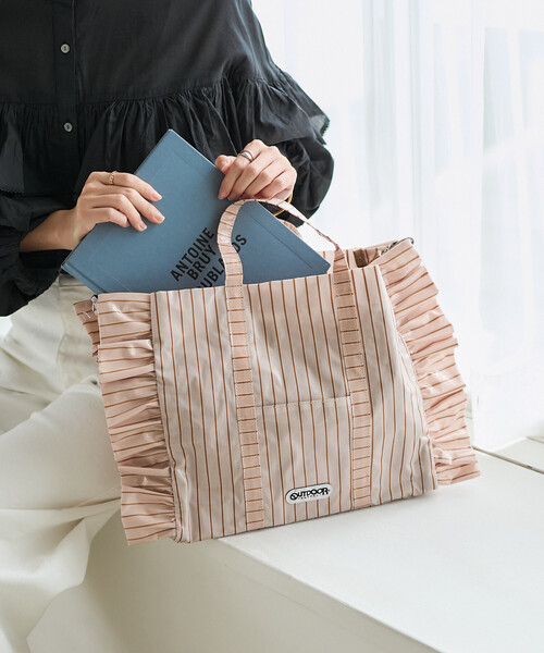 FREAK'S STORE(フリークスストア)の「OUTDOOR PRODUCTS × FREAK'S STORE/アウトドアプロダクツ 別注 2WAY ストライプ PVC トートバッグ/ショルダーバッグ/PVCバッグ/A4サイズトートバッグ(トートバッグ・レディース・ブルー/ベージュ/ブラウン・ONE SIZE)」の9枚目の写真