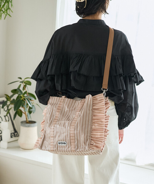 FREAK'S STORE(フリークスストア)の「OUTDOOR PRODUCTS × FREAK'S STORE/アウトドアプロダクツ 別注 2WAY ストライプ PVC トートバッグ/ショルダーバッグ/PVCバッグ/A4サイズトートバッグ(トートバッグ・レディース・ブルー/ベージュ/ブラウン・ONE SIZE)」の11枚目の写真