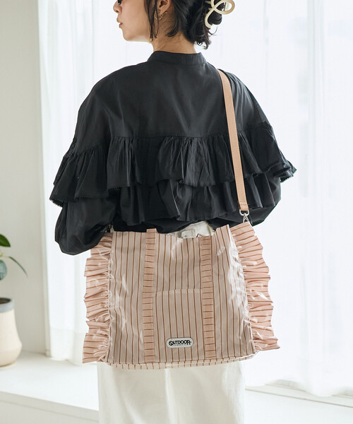 FREAK'S STORE(フリークスストア)の「OUTDOOR PRODUCTS × FREAK'S STORE/アウトドアプロダクツ 別注 2WAY ストライプ PVC トートバッグ/ショルダーバッグ/PVCバッグ/A4サイズトートバッグ(トートバッグ・レディース・ブルー/ベージュ/ブラウン・ONE SIZE)」の12枚目の写真