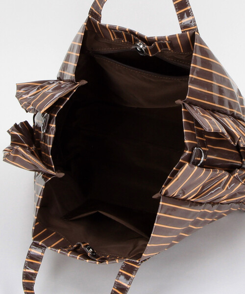 FREAK'S STORE(フリークスストア)の「OUTDOOR PRODUCTS × FREAK'S STORE/アウトドアプロダクツ 別注 2WAY ストライプ PVC トートバッグ/ショルダーバッグ/PVCバッグ/A4サイズトートバッグ(トートバッグ・レディース・ブルー/ベージュ/ブラウン・ONE SIZE)」の5枚目の写真