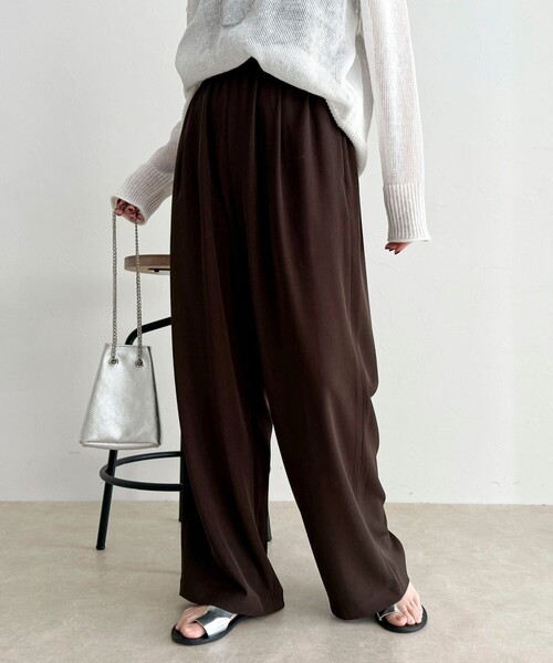 fredy emue（フレディエミュ）の「【ラクなのにきちんと見え】シャラリツイル イージーパンツ（その他パンツ・レディース・ブラウン/レモンイエロー/ブラック/ベージュ・36/38）」の16枚目の写真